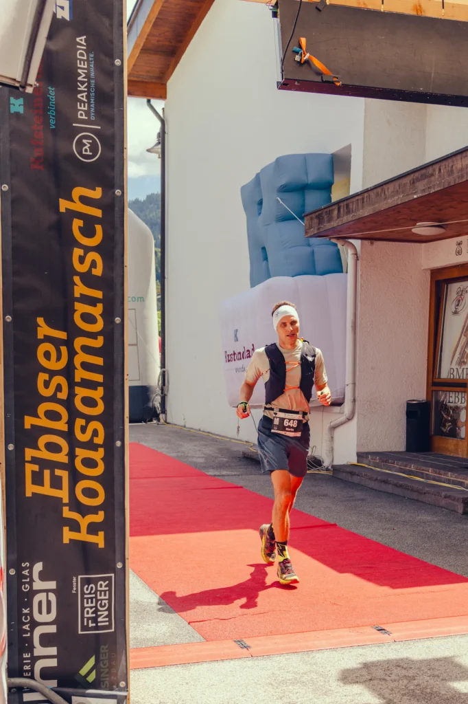 Martin Ziekel im Ziel des Ebbser Koasamarsch