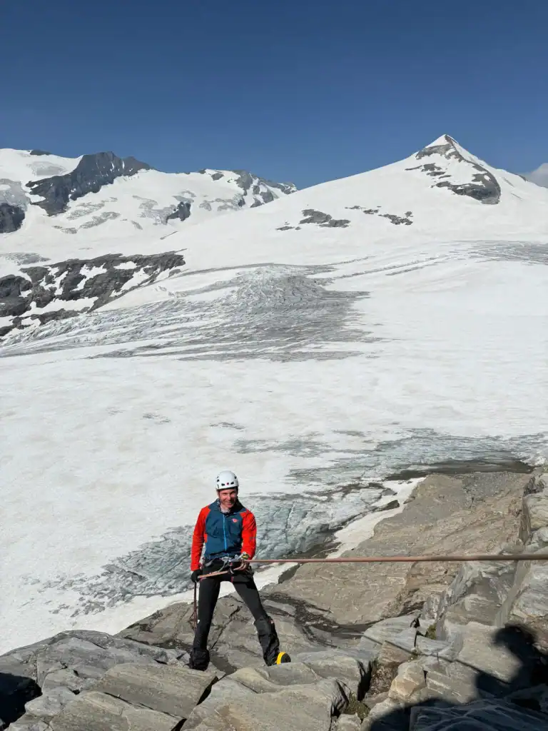 Ruhe bewahren: Martin Ziekel beim Abseilen auf einer Hochtour in den Hohen Tauern